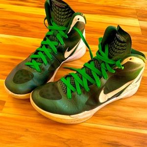 GREEN NIKE SNEAKERS HYPERDUNK